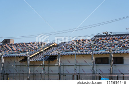 新建築形象：瓦片山牆屋頂 115656346