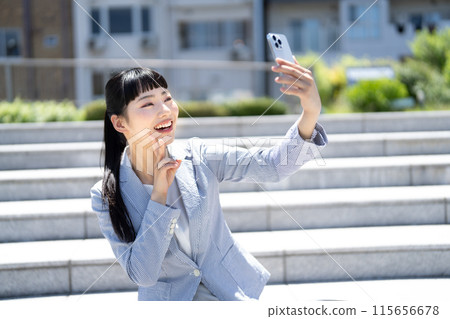 年輕女子自拍 115656678