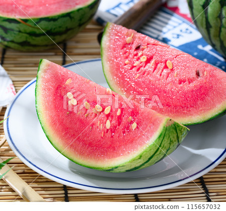 西瓜（小西瓜）夏天形象 115657032