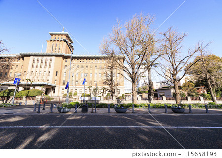 藍天的舊神奈川縣廳的春天 115658193