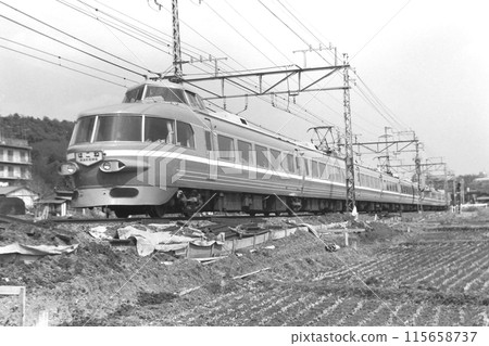 Recorded in monochrome, Odakyu 3100 series NSE car 3231~, 21 Hakone, Kakio-Tsurukawa, March 14, 1982 115658737