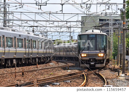 多雙層東海道本線 - 穿過山崎曲線的新快速列車 多雙層東海道本線 - 穿過山崎曲線的新快速列車 115659457