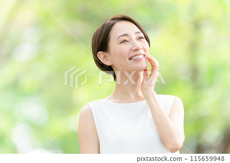 美麗清爽的女人 115659948