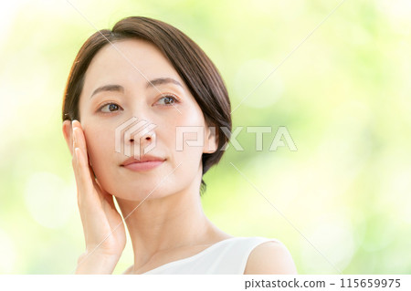 美麗清爽的女人 115659975