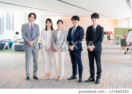 商務人士合影 商務人士合影 115660393