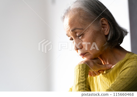 資深婦女擔心 115660468