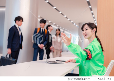 接待處的活動工作人員 115661034