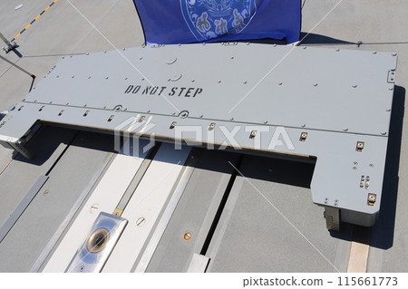 Beartrap, a landing arresting device for ship-based helicopters, installed on a destroyer Beartrap, a landing arresting device for ship-based helicopters, installed on a destroyer 115661773