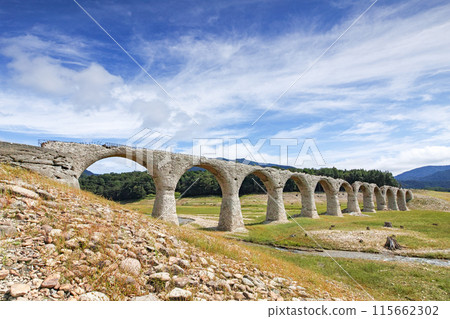 北海道/拱橋“Taushubetsu Bridge”（Taushubetsu River Bridge）據說是夏季終極藍天的幻橋 115662302