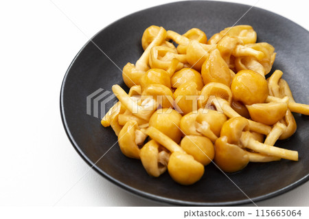 白色背景上的滑子 115665064
