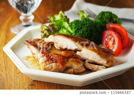 Crispy chicken sauteed in butter 115666387