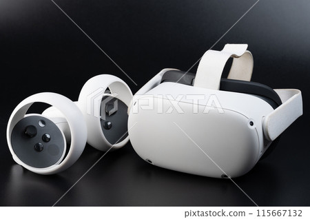 White plastic VR set kit 115667132