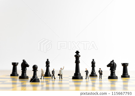 Chessboard meeting - strategic business concept 115667793
