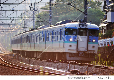 中央幹線 四毛上野原 JR 東日本 115 系列 C7 編組(長野) 中央幹線 四毛上野原 JR 東日本 115 系列 C7 編組(長野) 115670319