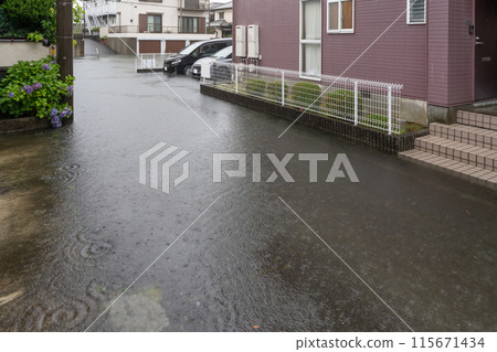 短時暴雨導致道路淹水 115671434