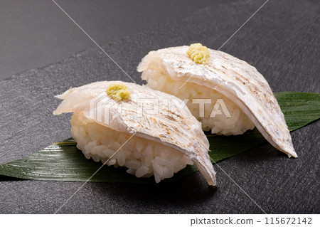 Tachiuo (seared) nigiri 115672142