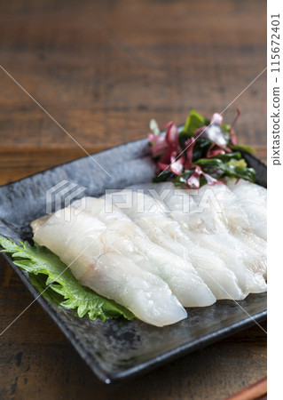 Japanese flounder sashimi 115672401