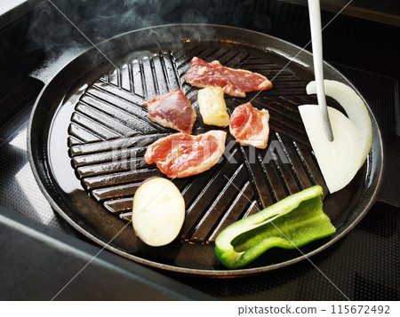 Shibetsu Suffolk Genghis Khan: Super rare lamb meat "hogget" from 1-2 year olds, with just the right amount of fat for a shockingly delicious taste 115672492