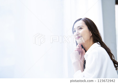 年輕的女士的肖像 115672942