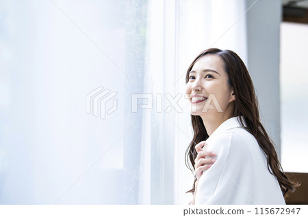 年輕的女士的肖像 115672947