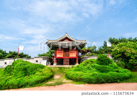 Seoporu, Western Sentry Post at Hwaseong Fortress in Suwon, South Korea 115673634