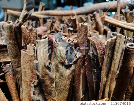 Original Cinnamon on market 115674016