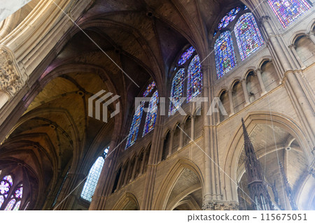 Interior of the Cathedral of Notre-Dame de Reims 115675051