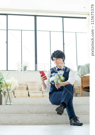 新娘新郎智慧型手機 新娘新郎智慧型手機 115675379