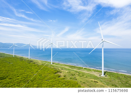 矗立在海上的風車（空拍） 115675698