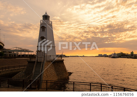Historic site: Old Sakai Lighthouse, evening view, early hours 115676056