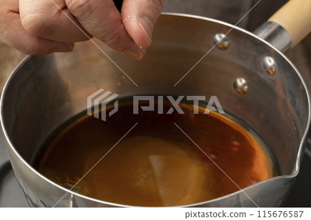 用調味料製作炸麵山椒 用調味料製作炸麵山椒 115676587