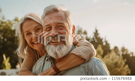 Portrait of smiling senior couple 115676988