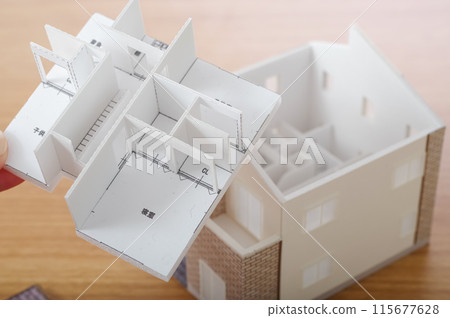 使用房屋模型考慮平面圖和內部的圖像 115677628