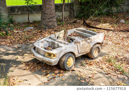 Conditions outside the house were abandoned 115677918