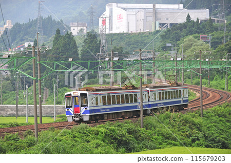 Joetsu Line Echigo Yuzawa-Ishiuchi Hokuetsu Express HK100 series HK100-6 Joetsu Line Echigo Yuzawa-Ishiuchi Hokuetsu Express HK100 series HK100-6 115679203