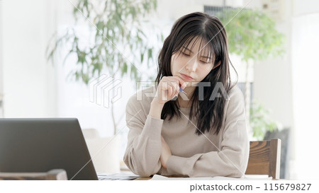 一個陷入學業的女人 115679827