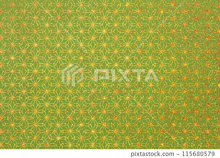 金銀絲閃光_不同的麻葉_綠色背景 115680579