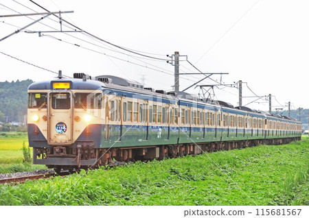 Sobu Main Line Hyuga-Narito JR East 113 series 217+116 train (Makuhari) Sobu Main Line Hyuga-Narito JR East 113 series 217+116 train (Makuhari) 115681567