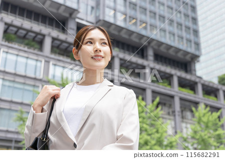 女性商務通勤商務 女性商務通勤商務 115682291