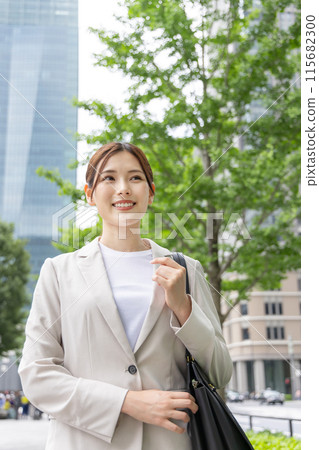 Women Business Commuting Business Women Business Commuting Business 115682300