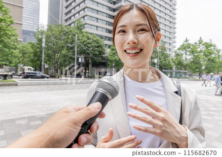 接受采訪的中年婦女（採訪/麥克） 115682670