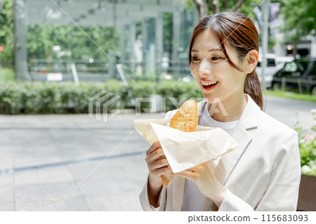 外帶午餐的女商人 外帶午餐的女商人 115683093