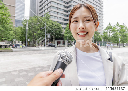 接受采訪的中年婦女（採訪/麥克） 115683187