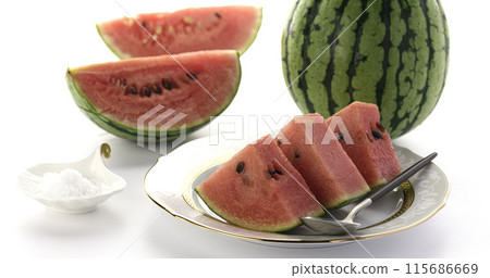 Watermelon (small watermelon) cut image white background 115686669