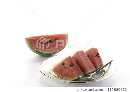 Watermelon (small watermelon) cut image white background 115686682