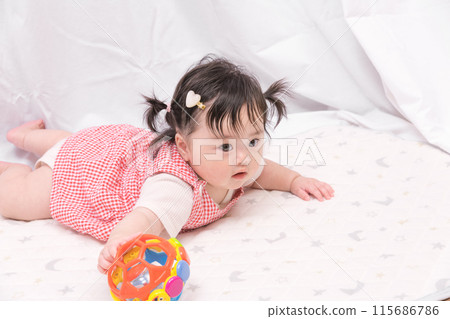 【雙馬尾寶寶開始爬行】 115686786