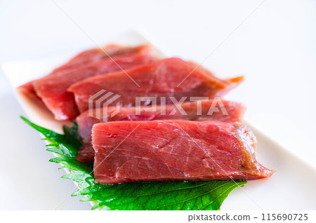 Turkish farmed bluefin tuna for sashimi Turkish farmed bluefin tuna for sashimi 115690725