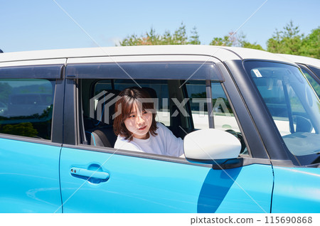 騎一輛車的一個少婦 騎一輛車的一個少婦 115690868