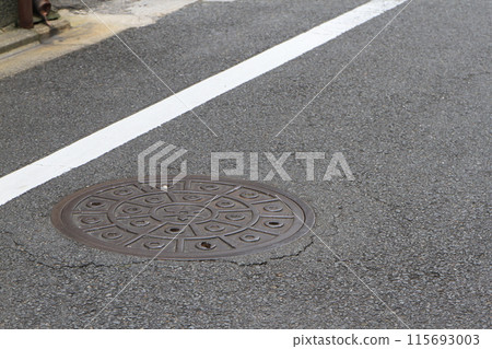 Manhole cover in Kyoto City 115693003