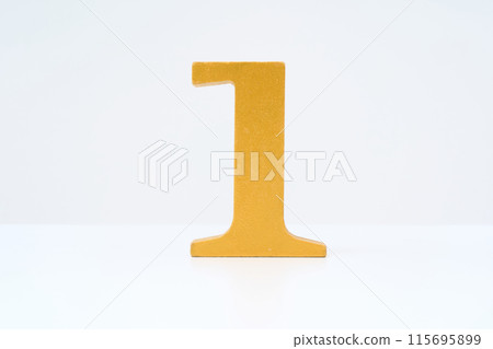 有數字「1」的木塊 115695899